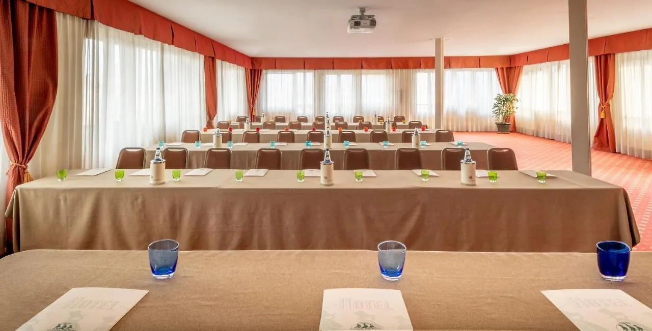 Hotel Ambasciatori Brescia 4*,