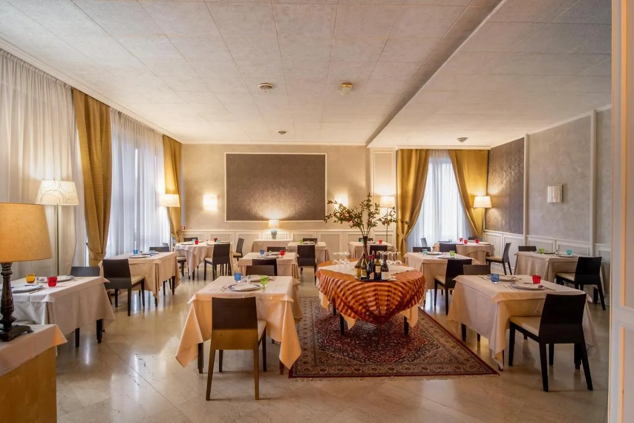Hotel Ambasciatori Brescia 4*,